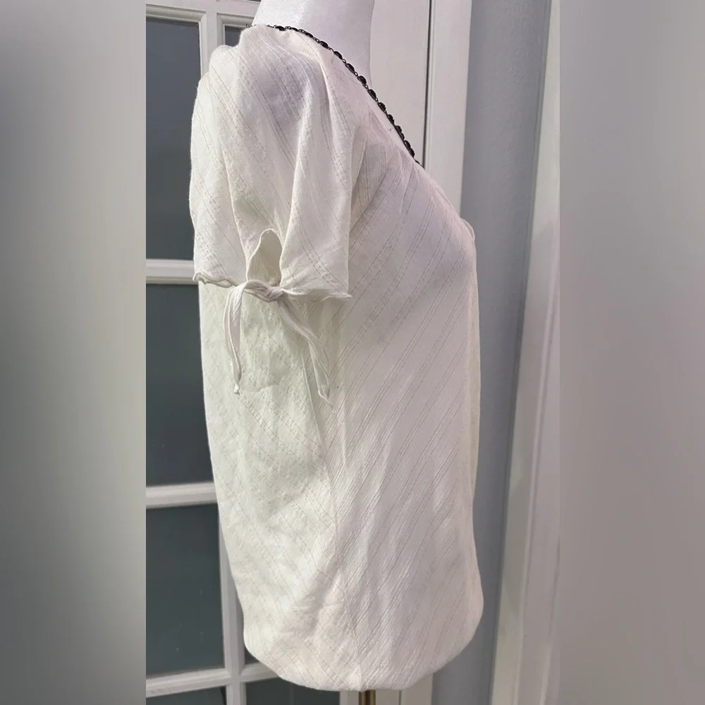 Ella Moss Ivory & Metallic Gold Pinstripe V-Neck Short Sleeve Tie Waist Blouse S - Picture 4 of 9